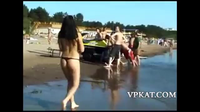 голые студентки на пляже видео